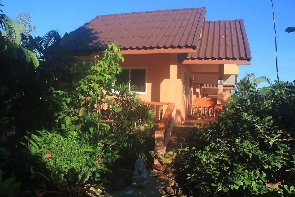 Baan Mek Lom Hotel Khao Lak 2*,